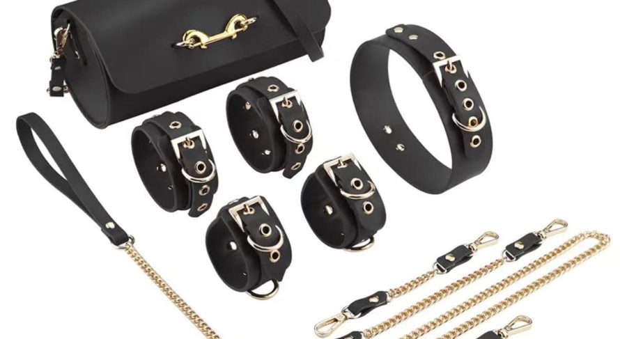 Circular Ring Overlap Leather Bondage Set in Black